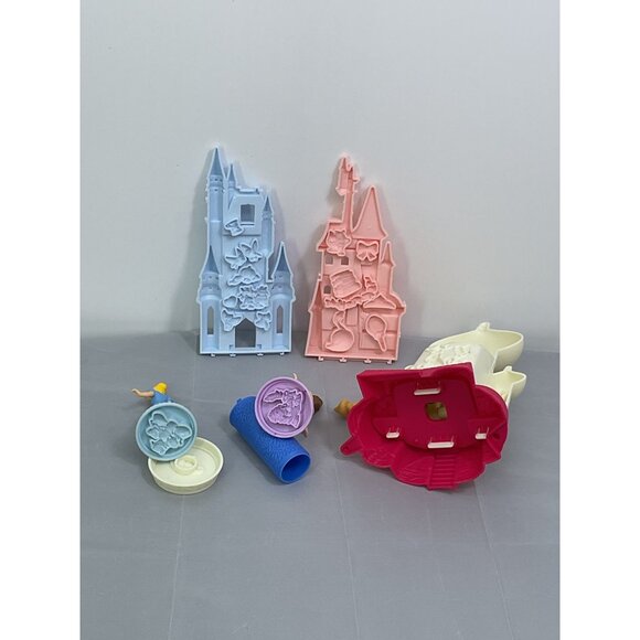 Disney Princess Playdough Castle Set With Characters & Molds Replacement Parts - Picture 3 of 3